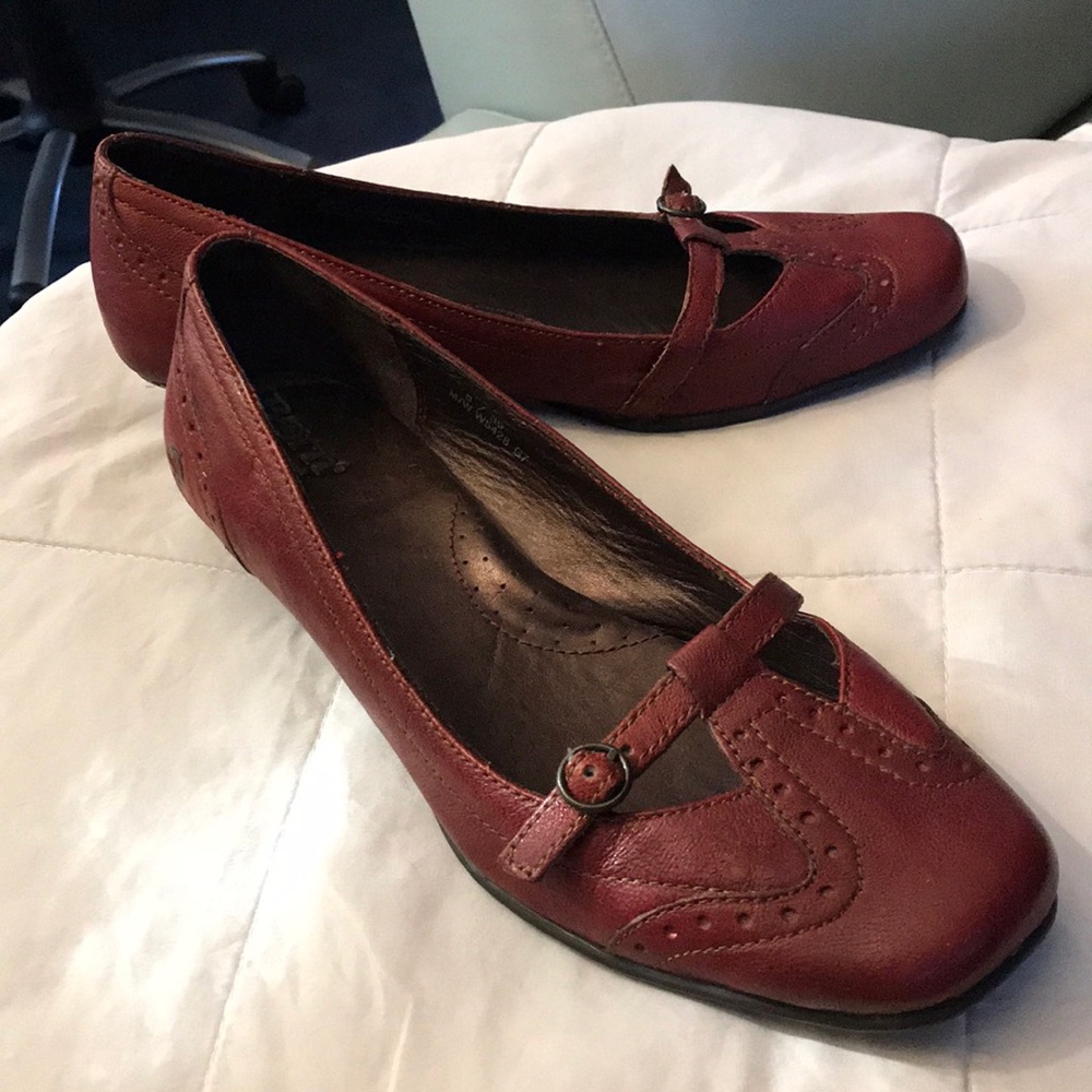 Wine leather shoes by Born “Hand crafted”